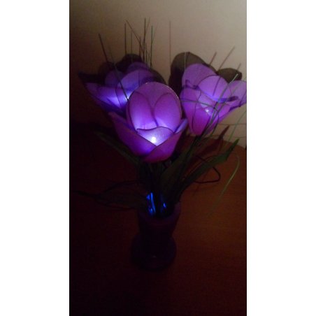 Dekoračná lampa v tvare kvetu - Mia fialová LED